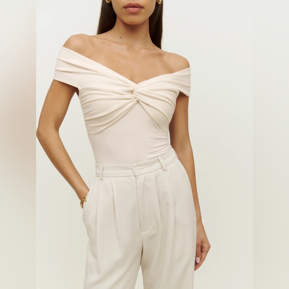 Reformation: Ezlynn Knit Top in Cream